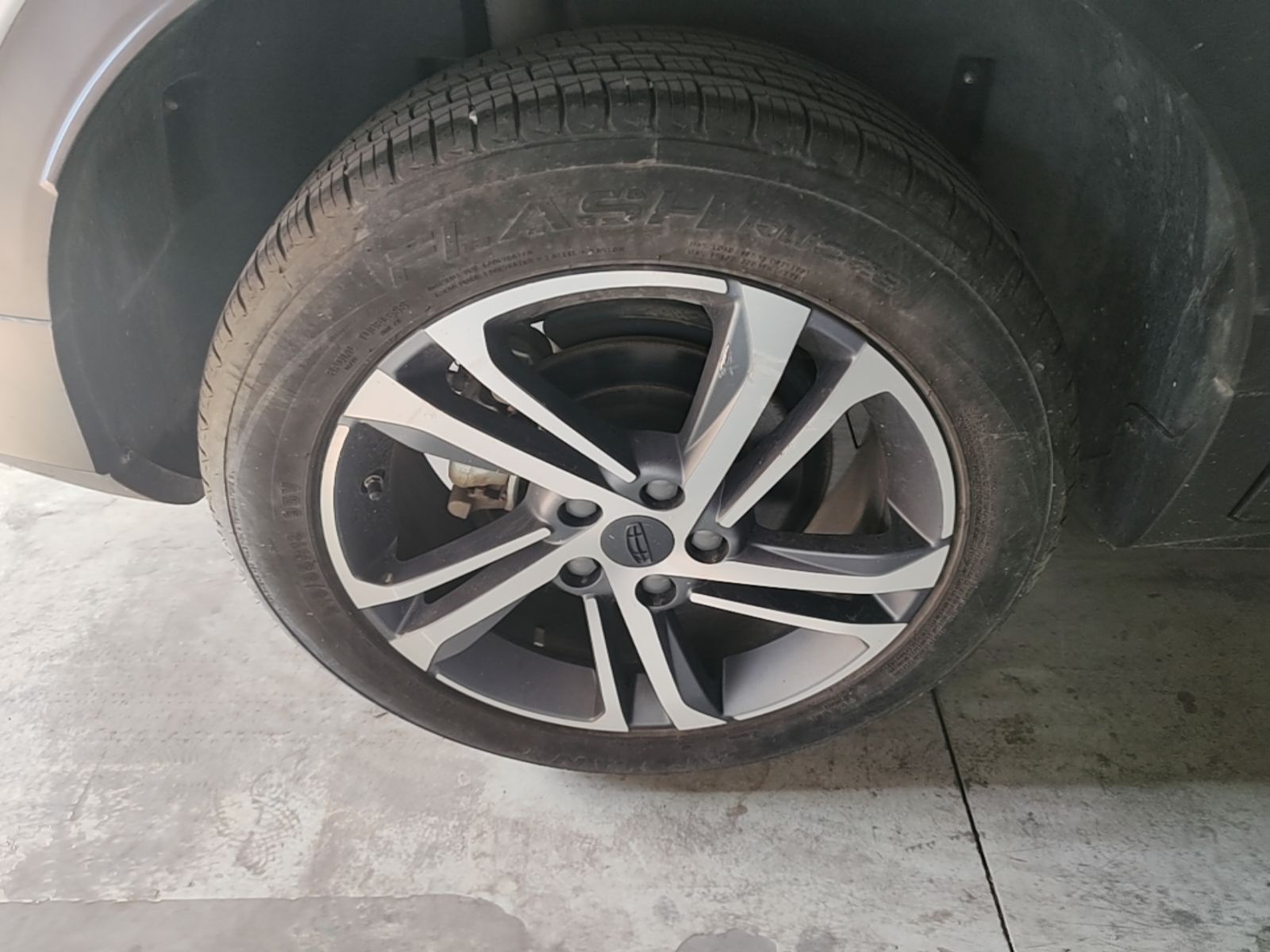 Geely Auto Coolray 2021 1.4T DCT Diamond Edition — снимка 11