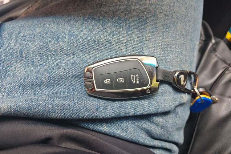 Used Hyundai Santa Fe 2013 2.4L Automatic Two-Wheel Drive Smart Version
