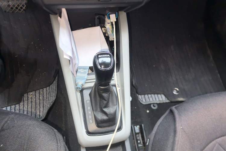 Used Skoda Fabia 2017 1.4L Automatic Car Enjoy Edition Gear Lever