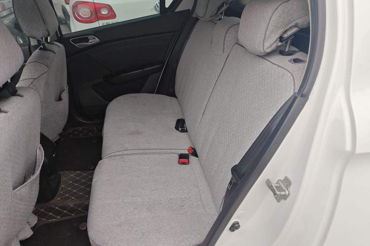 Used Baojun 310 2017 1.5L Automatic Fashion Model Left Rear Seat