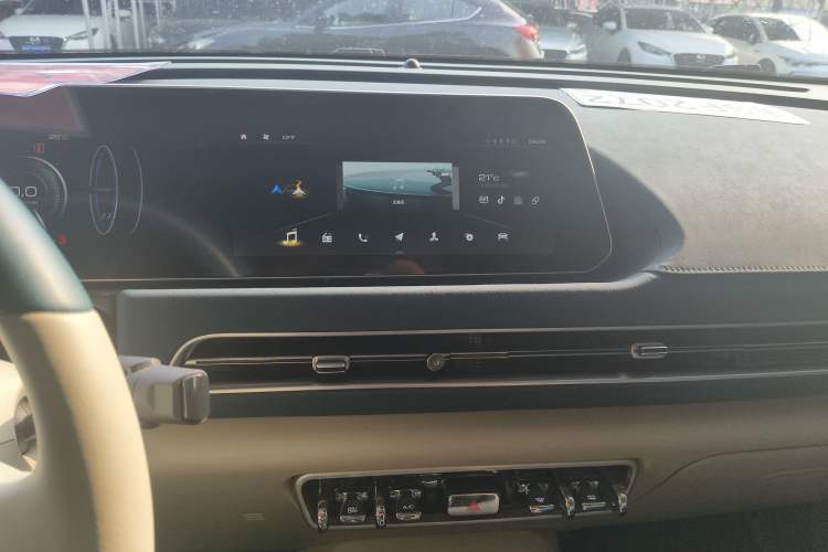 Used ORA Good Cat 2021 400km Standard Range Venus Edition Lithium Iron Phosphate
