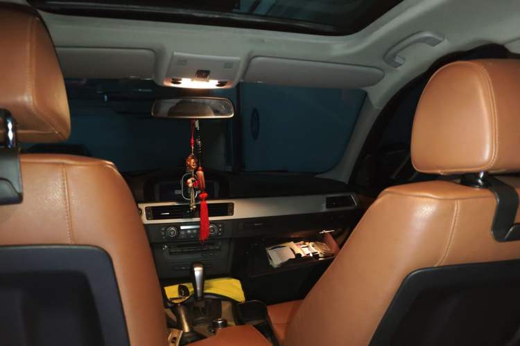 Used BMW 3 Series 2012 320i Luxury Edition
