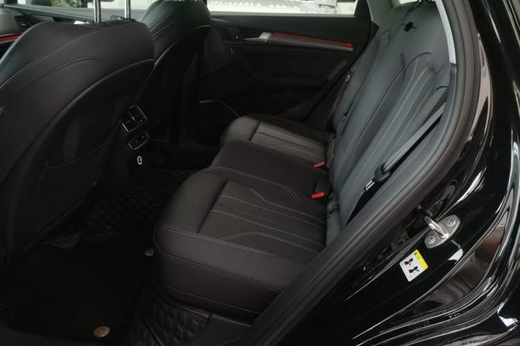 Used Audi Q5L 2022 Updated 45T Luxury Dynamic Version
