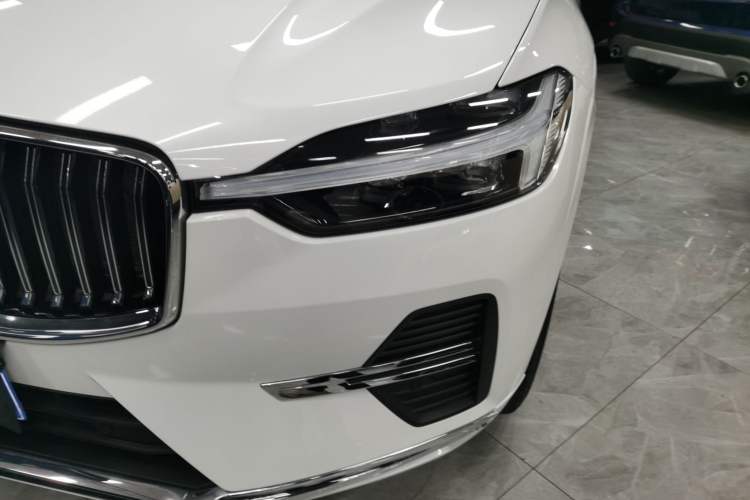 Used Volvo XC60 2023 B5 4x4 Smart Luxury Edition