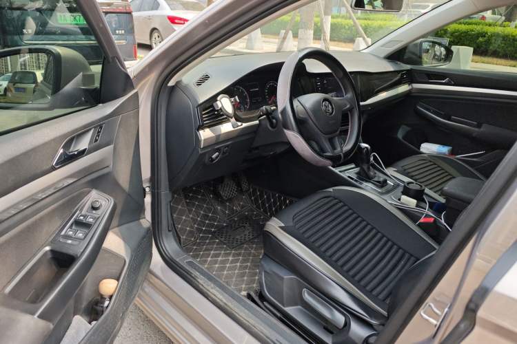 Used Volkswagen Bora 2019 1.5L Automatic Fashion Model Driver Seat