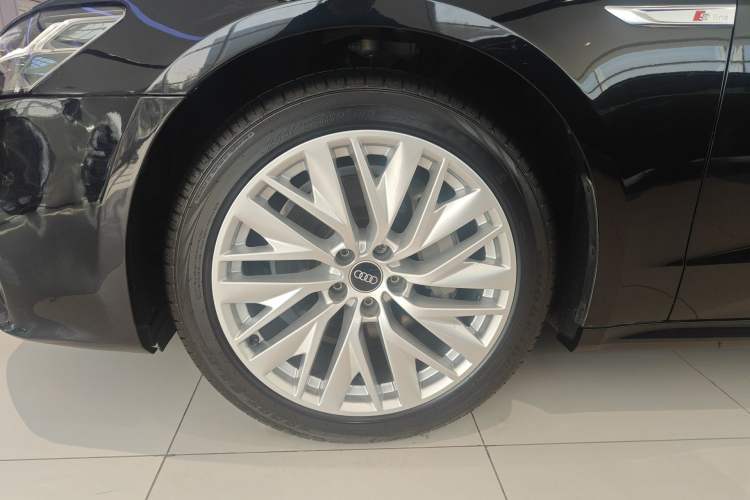 Used Audi A7L 2024 45TFSI S-line Dream-Building Edition Flow Crystal Package