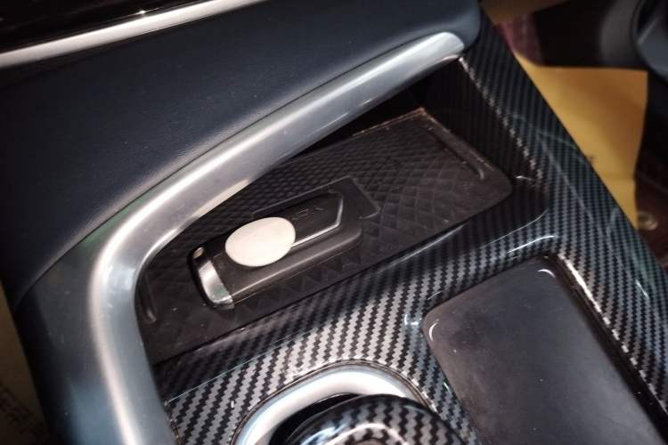 Used VOYAH FREE 2021 Four-Wheel Drive Standard Range-Extended Exclusive Luxury Package Interior 1