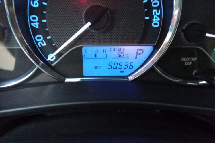 Used Toyota Corolla 2014 1.6L CVT GL Odometer Close Up