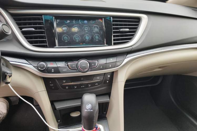 Used Buick GT 2019 15T Dual-Clutch Connected Elite Model China VI Audio And AC Panel