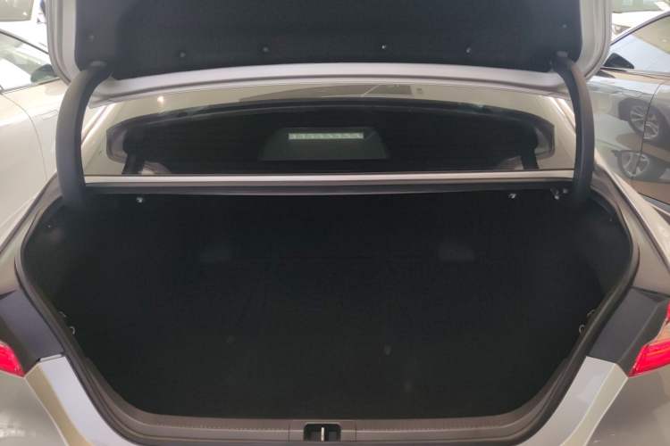 Used Toyota Camry 2021 2.0G Luxury Edition
