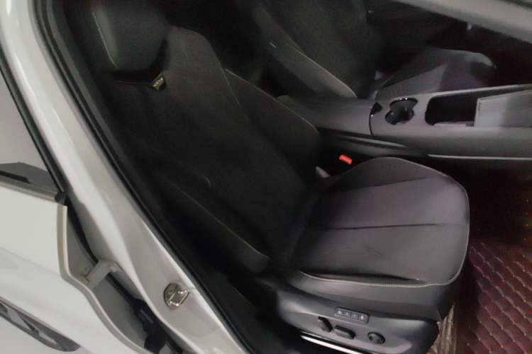 Used Volkswagen ID.UNYX 2024 Revised Pro Long-Range Version
