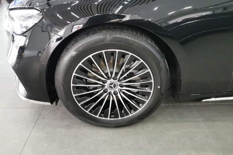 Used Mercedes-Benz E-Class 2024 Facelift E 260 L
