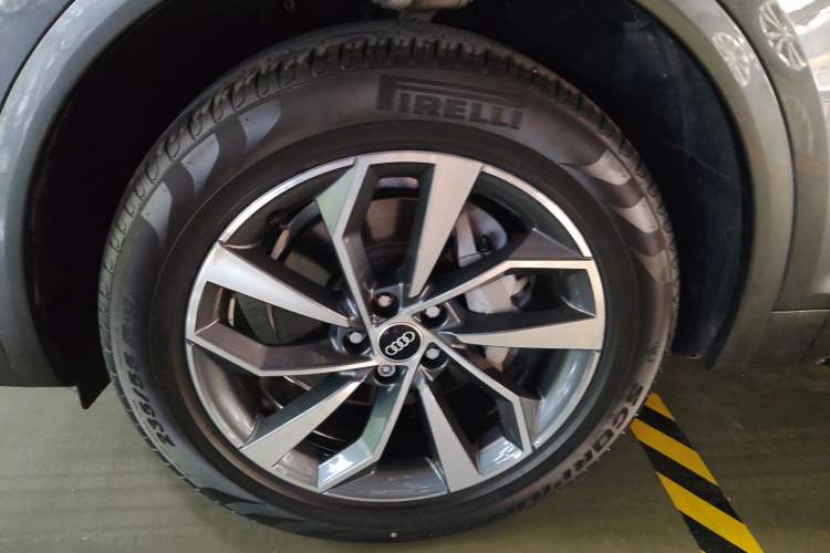 Used Audi Q5L 2023 40T Luxury Dynamic Model Exterior 4