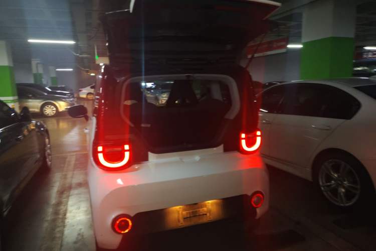 Used Chery QQ Ice Cream 2022 170km Sundae Phosphate Lithium-Ion
