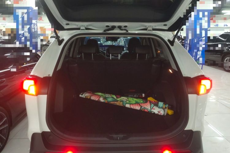 Used Toyota RAV4 2020 Dual-Engine 2.5L E-CVT Two-Wheel Drive Elite Edition