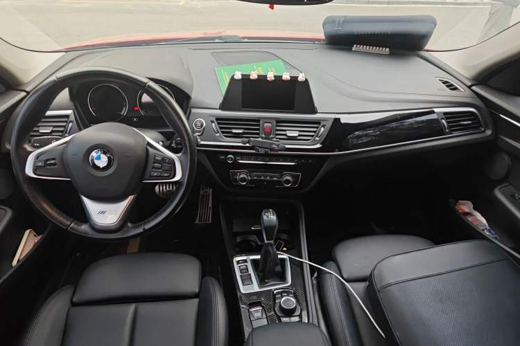 Used BMW 1 Series 2018 118i Sport Edition Center Console