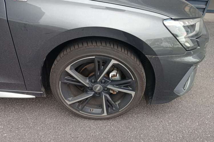 Used Audi A3 2021 A3L Limousine 35 TFSI Fashion Sport Model Right Front Wheel Hub