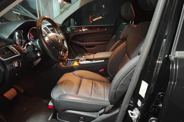 Used Mercedes-Benz M-Class 2014 ML 400 4MATIC Luxury Model