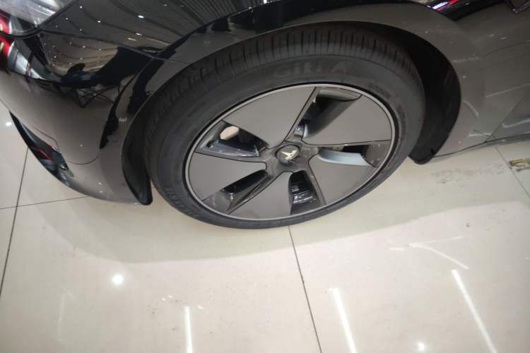 Used Tesla Model 3 2022 Rear-Wheel-Drive Version Left Front Wheel Hub