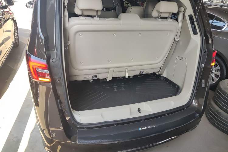 Used Buick GL8 2021 Land Cruiser Executive Class 652T Smart Luxury Model