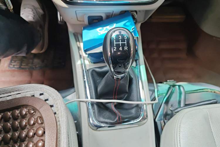 Used Jinbei New Hiace X30L 2018 1.5L Box Truck Wealth Edition DLCG14 Gear Lever