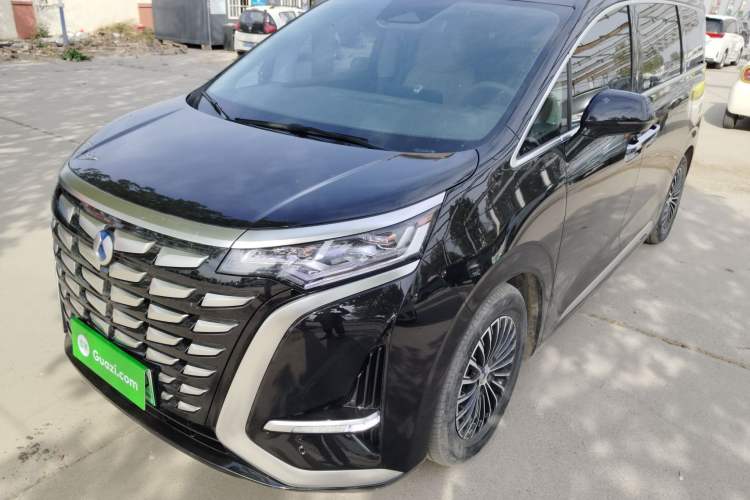 Used Denza D9 2022 DM-i 1040 Prestige Model