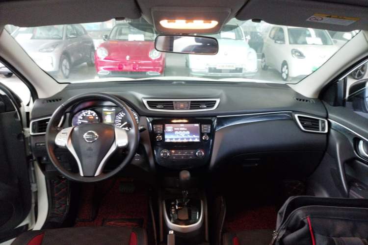 Used Nissan Qashqai 2017 2.0L CVT Smart Enjoyment Version China V Standard Center Console