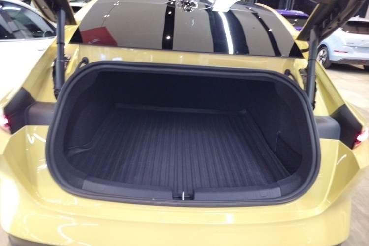 Used Nio ET5 2024 75 kWh Trunk