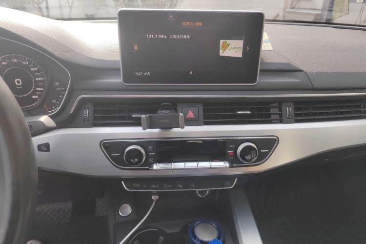 Used Audi A4L 2019 40 TFSI Fashion Edition China VI Emission Standard
