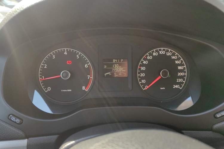 Used Volkswagen Sagitar 2014 1.6L Automatic Comfort Model Instrument Cluster