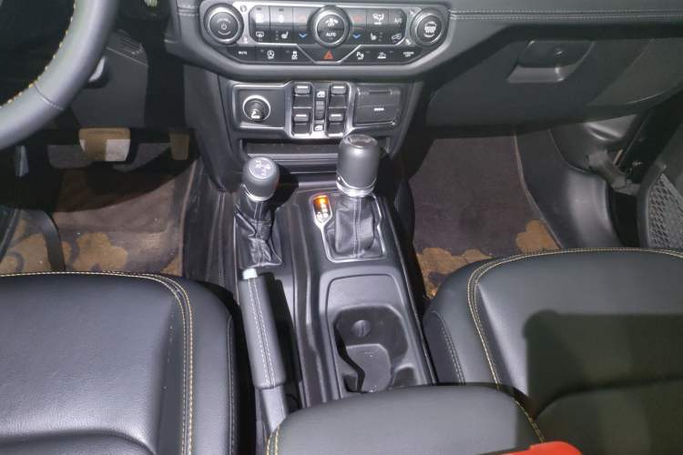 Used Jeep Wrangler 2024 2.0T Sahara Four-Door Edition