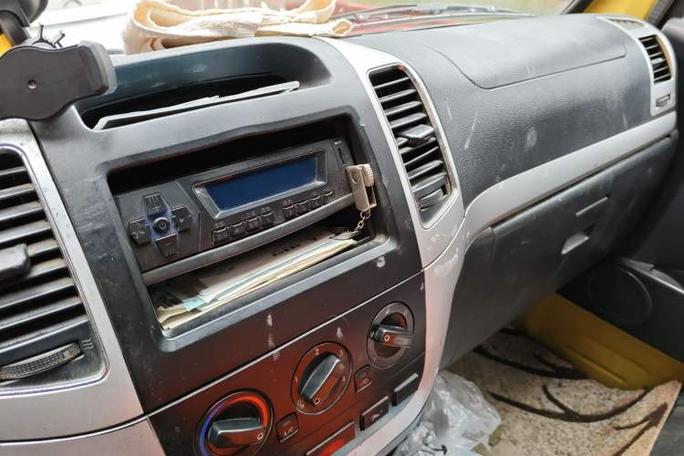 Used Golden Dragon Hiace 2010 2.8T Standard-Height Advanced Version GW2.8TC-2 Audio And AC Panel