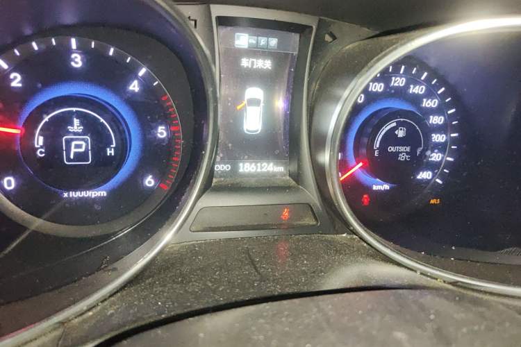 Used Hyundai Grand SantaFe 2013 2.2T 7-Seater Four-Wheel-Drive Flagship Edition Odometer Close Up