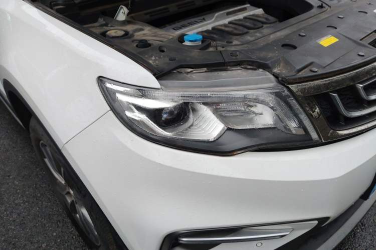 Used Geely Auto Emgrand X7 Sport 2018 1.8TD Automatic Two-Wheel Drive Smart 4G Connected Version