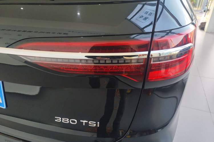 Used Volkswagen Viloran 2024 380TSI Premium Edition