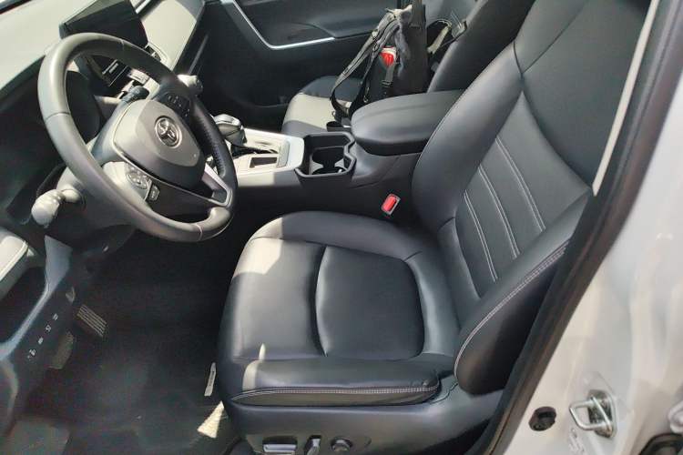 Used Toyota RAV4 2023 2.0L CVT Two-Wheel Drive Fashion Plus Edition Left Front Seat