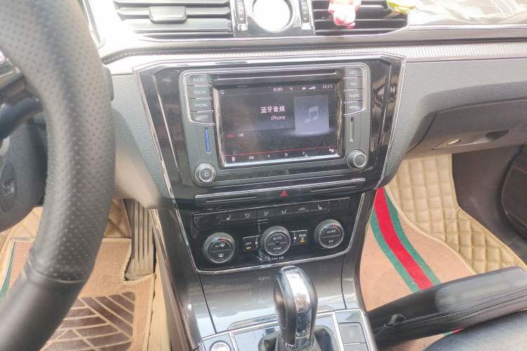 Used Volkswagen Passat 2016 330TSI DSG Prestige Edition Audio And AC Panel