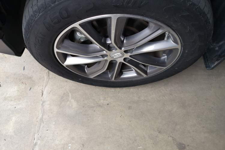 Used Geely Auto Emgrand X7 Sport 2020 1.8TD DCT Two-Wheel Drive Smart Connect 4G-Enabled Version
