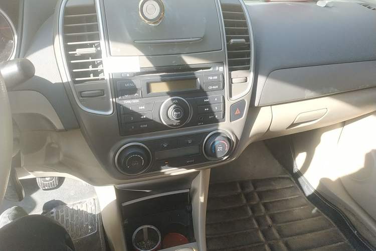 Used Nissan Sylphy 2012 Classic 1.6XE Manual Comfort Edition Audio And AC Panel