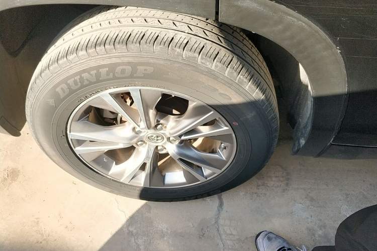 Used Toyota Highlander 2018 2.0T Two-Wheel Drive Elite Edition 5 Seats Emission Standard China V
