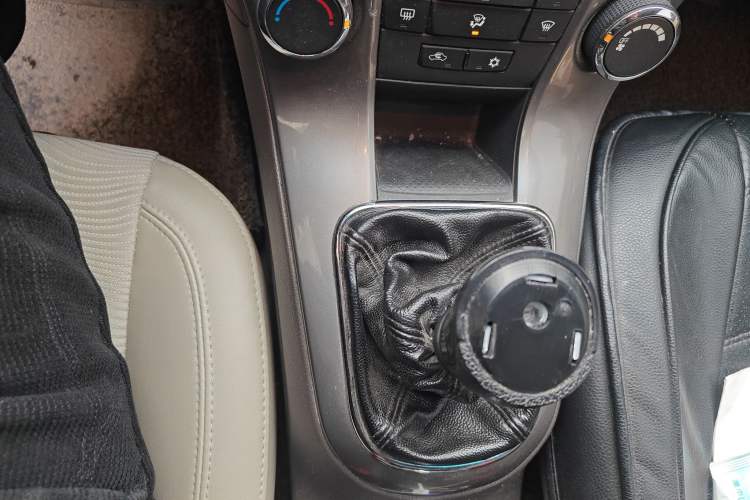 Used Chevrolet Cruze 2015 1.5L Classic SE MT
