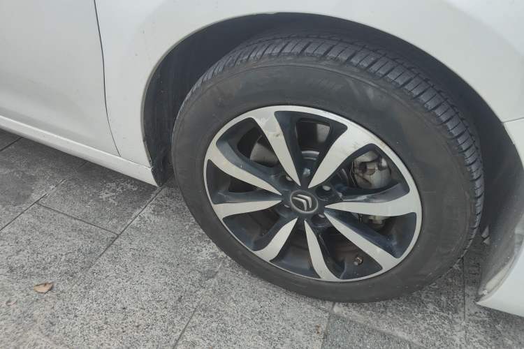 Used Citroen C4 Sega 2018 1.6L Manual Luxury Model Right Front Wheel Hub