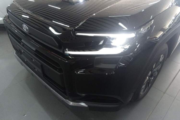 Used Toyota RAV4 2026 Model Dual-Engine 2.0L Two-Wheel Drive Luxury Edition