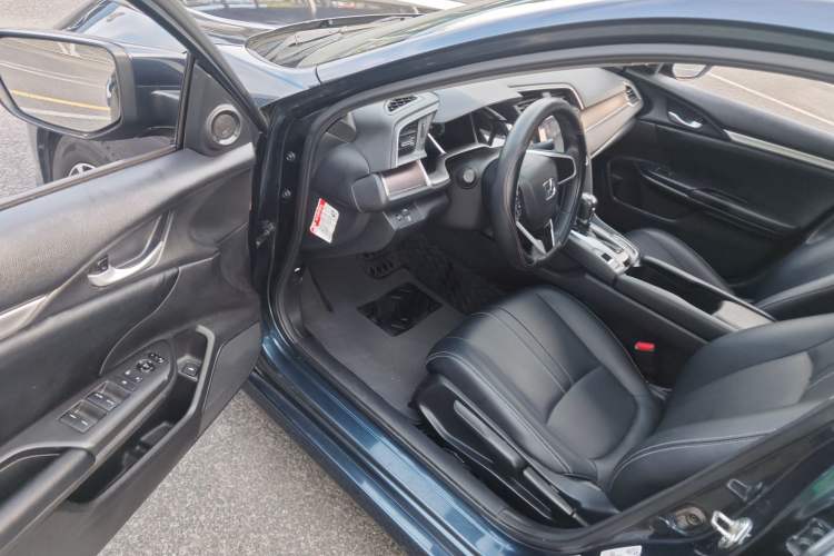 Used Honda Civic 2016 220TURBO CVT Luxury Edition
