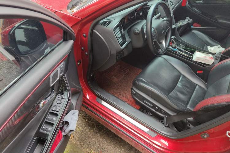 Used Honda Spirior 2015 2.4L Si
