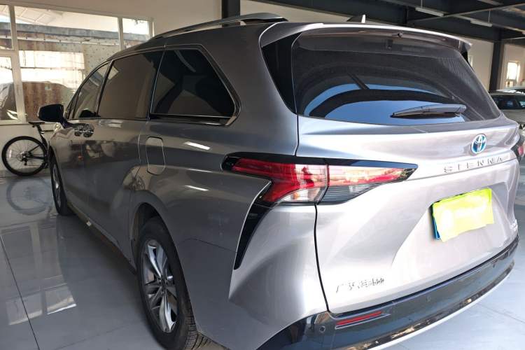 Used Toyota Sienna 2021 2.5L Hybrid Platinum Edition
