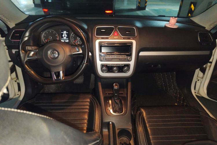 Used Volkswagen Scirocco 2011 1.4 TSI Single-Turbo Fashion Edition Center Console