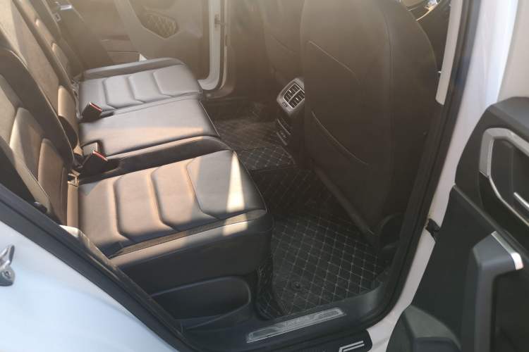 Used Volkswagen Tayron 2020 330TSI Two-Wheel Drive Luxury Smart Connectivity Version