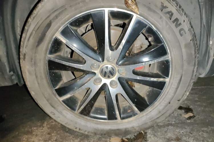 Used Volkswagen Tiguan 2015 1.8TSI Automatic Two-Wheel Drive Luxury Model Right Front Wheel Hub