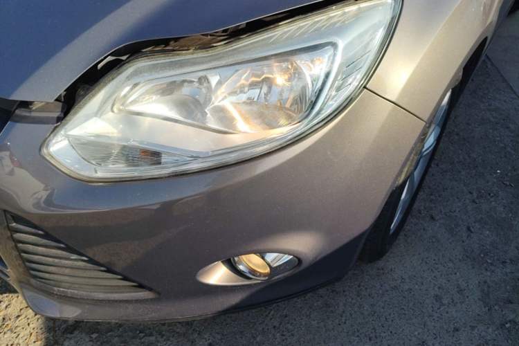 Used Ford Focus 2012 Sedan 1.6L Manual Fashion Edition Left Front Headlight